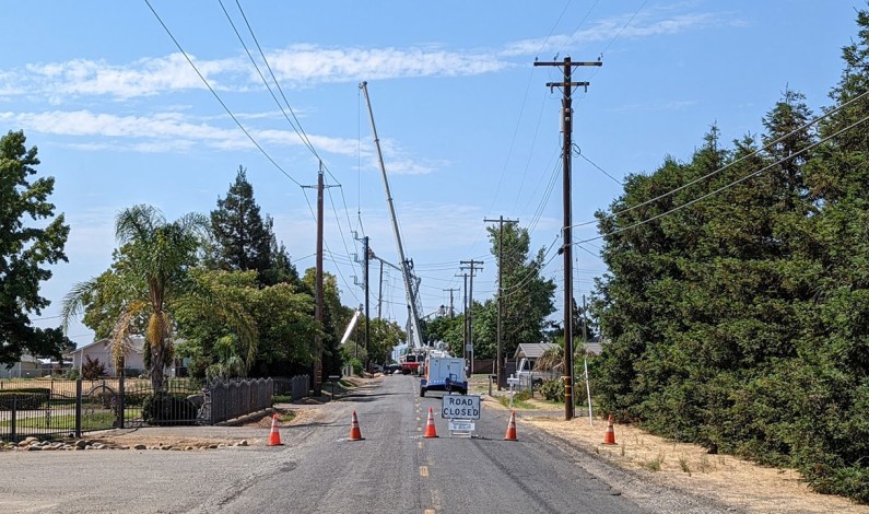 Rio Linda power pole damaged, causes power outage to thousands of customers Rio Linda power pole damaged, causes power outage to thousands of customers
