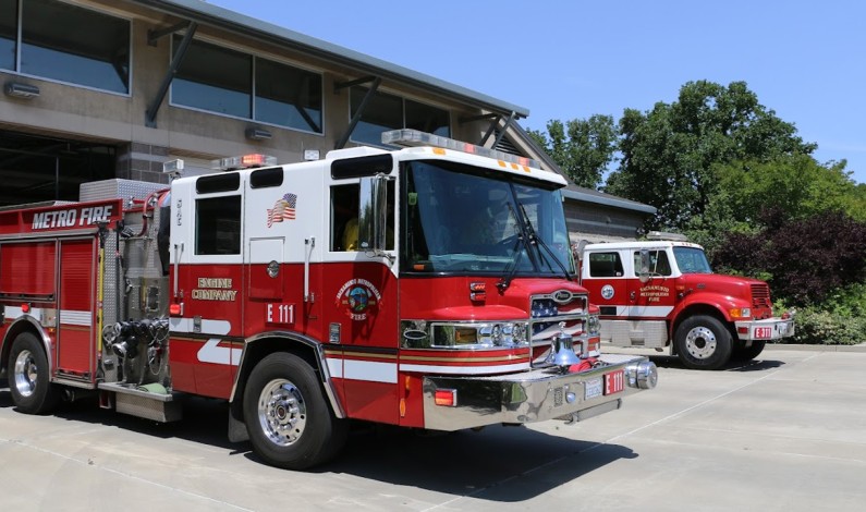 Metro Fire brings Smoke Detectors to the Community Metro Fire brings Smoke Detectors to the Community