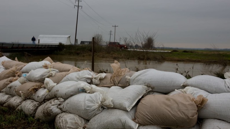 Sacramento County Opens Sandbag Locations Sacramento County Opens Sandbag Locations