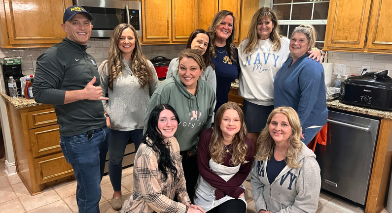 Rio Linda Military Mom Brings Holiday Cheer to South Carolina Sailors Rio Linda Military Mom Brings Holiday Cheer to South Carolina Sailors